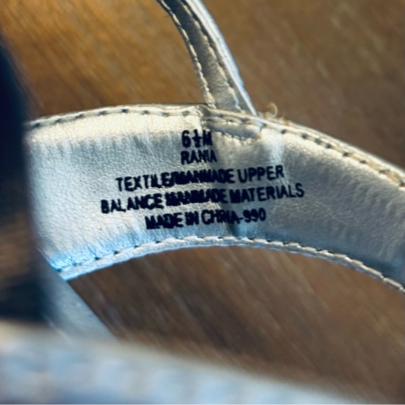 Impo Shoes Stretch Metallic Silver Strappy Low Wedge Sandal, 6.5 Women’s - Picture 2 of 9